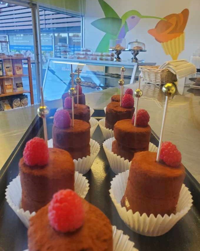 Lakeview Bakery and Lakeview Bakery Gluten-Free tweet media