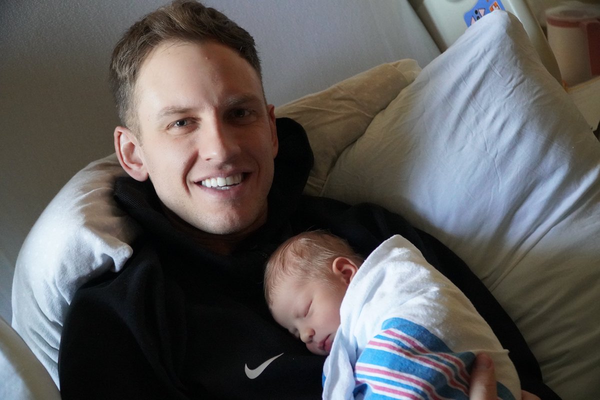 Mr. Kenter tweet media