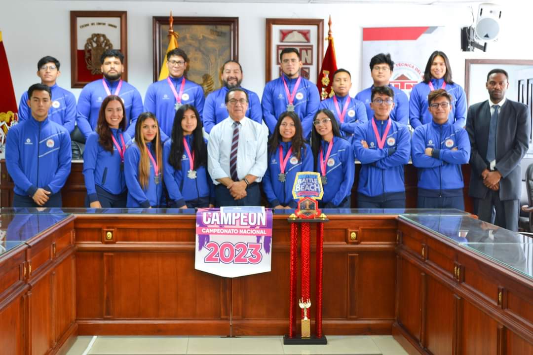 Quiero expresar mi felicitación y agradecimiento al equipo de Cheerleaders por el Tricampeonato Nacional en el Battle of the beach cheerzone, estas cosas son las que dan vida a la universidad, ese aprendizaje a trabajar en conjunto, a tener seguridad el uno del otro.