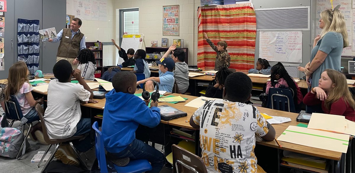 Thank you <a href="/tomyoungsc/">Tom Young</a> for reading to our <a href="/EastAiken/">East Aiken</a> 3rd graders today for Real Men Read! Mrs. Shuford’s class loved having you read to them! #ReadAcrossAmericaWeek 
#RealMen Read