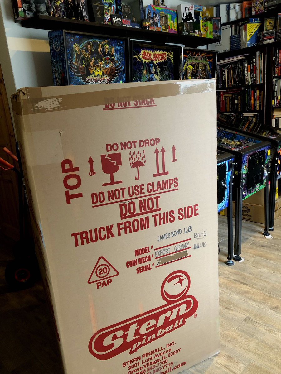 Heute Abend 20 Uhr! Unboxing Live Stream. twitch.tv/looseflip Today 8pm Euro/Berlin time <a href="/sternpinball/">Stern Pinball</a> #pinball #looseflip #sternpinball #retro #retrogaming #unboxing #TwitchDE #twitchstreamer #twitch