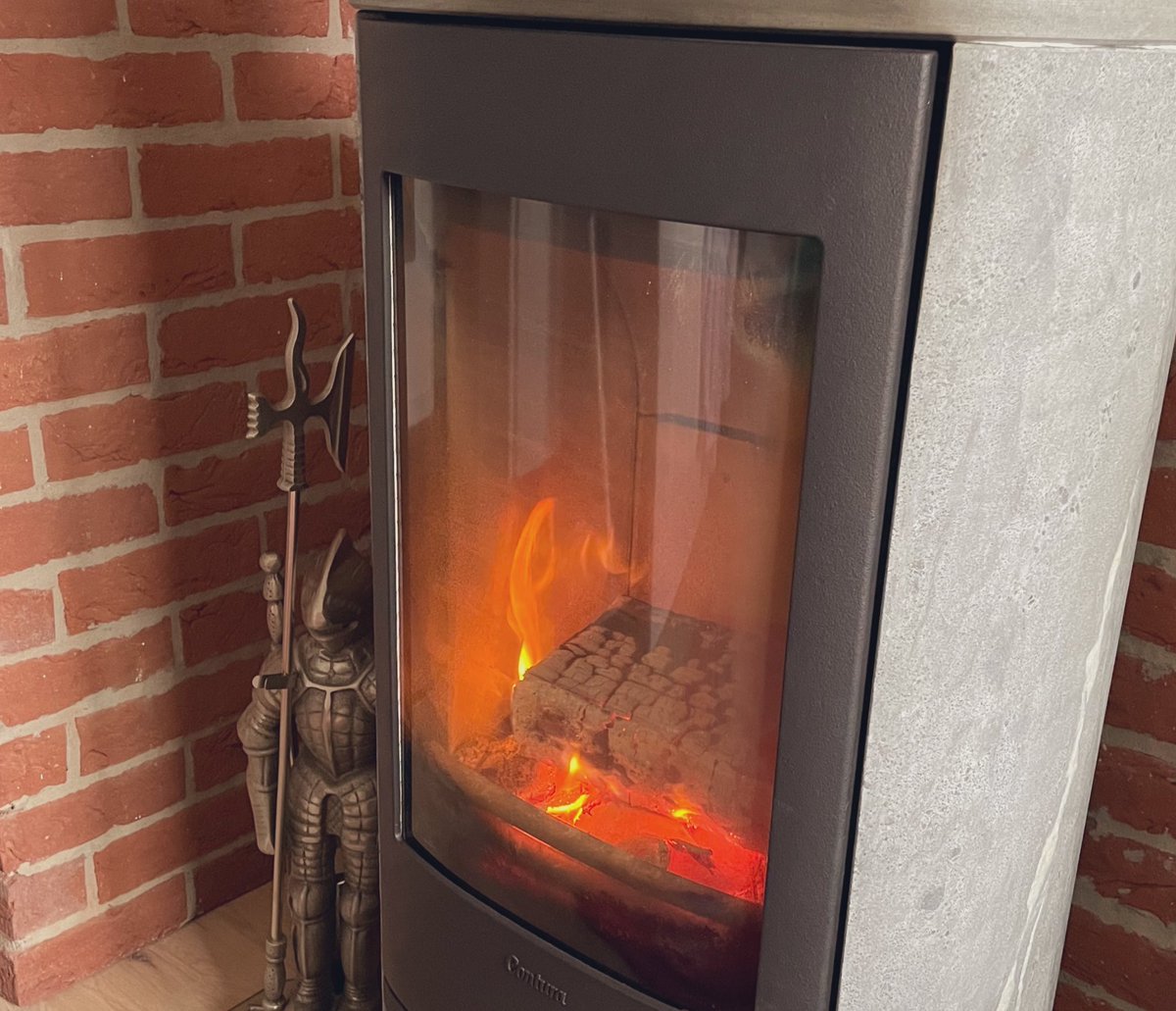 今週はヤル気が出なくて😭

今日は朝からずっと火を眺めて、
ポテトサラダを大量に作るだけの日。

今日は一歩も家から出ないぞ！🫡 https://t.co/6xwniG4p4M