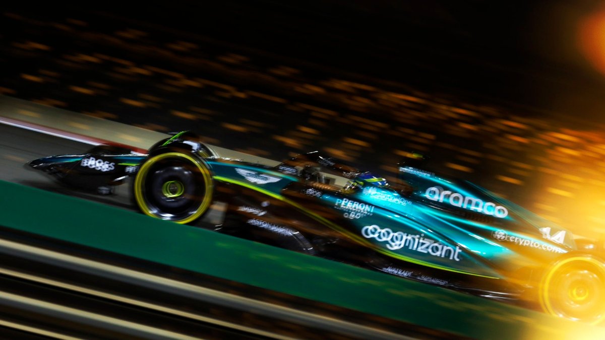 ¡Alonso primero! Por delante de Red Bull, de Ferrari, de Mercedes... ¡Por delante de todos! Está pasando. #F1 #BahrainGP

#FP2 en vivo ⤵️
directo.caranddriver.es