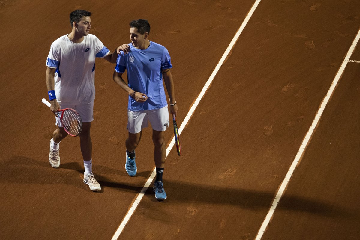 rumbo_deportivo's tweet photo. 🎾 CHILE OPEN | La eliminación de Garín y el gran triunfo de Tabilo/Barrios marcaron el cuarto día ➡️ https://t.co/7s4SPnphIH https://t.co/lMkqiFy4Eg