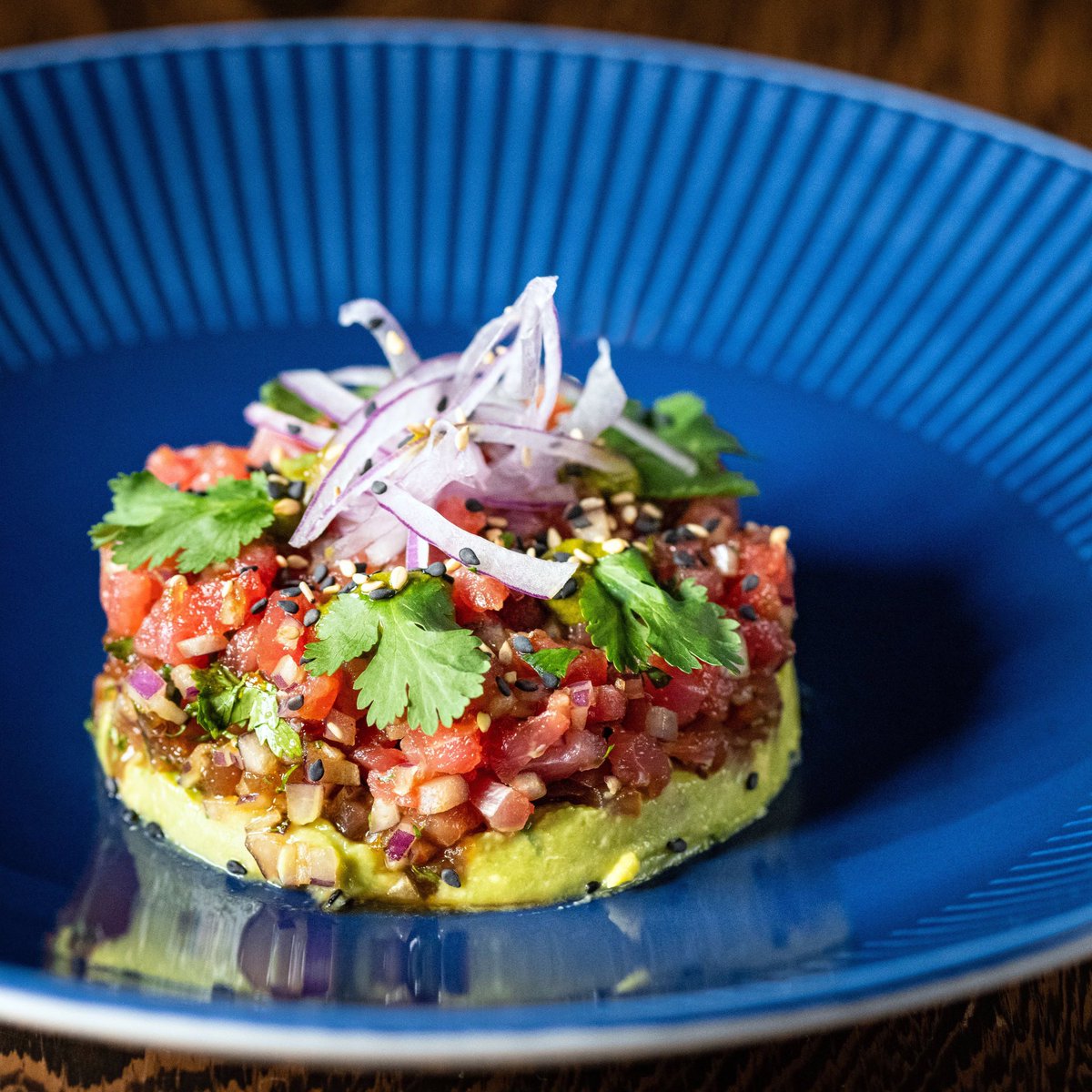 LostReefChicago's tweet photo. This dish has already become a Lost Reef favorite!
Ahi Tuna, Smashed Avocado, Roasted Garlic, Ginger &amp; Sesame Reduction
 ✨𝒜𝒽𝒾 𝒯𝓊𝓃𝒶 𝒯𝒶𝓇𝓉𝒶𝓇𝑒✨ https://t.co/BZUBSYRQk4