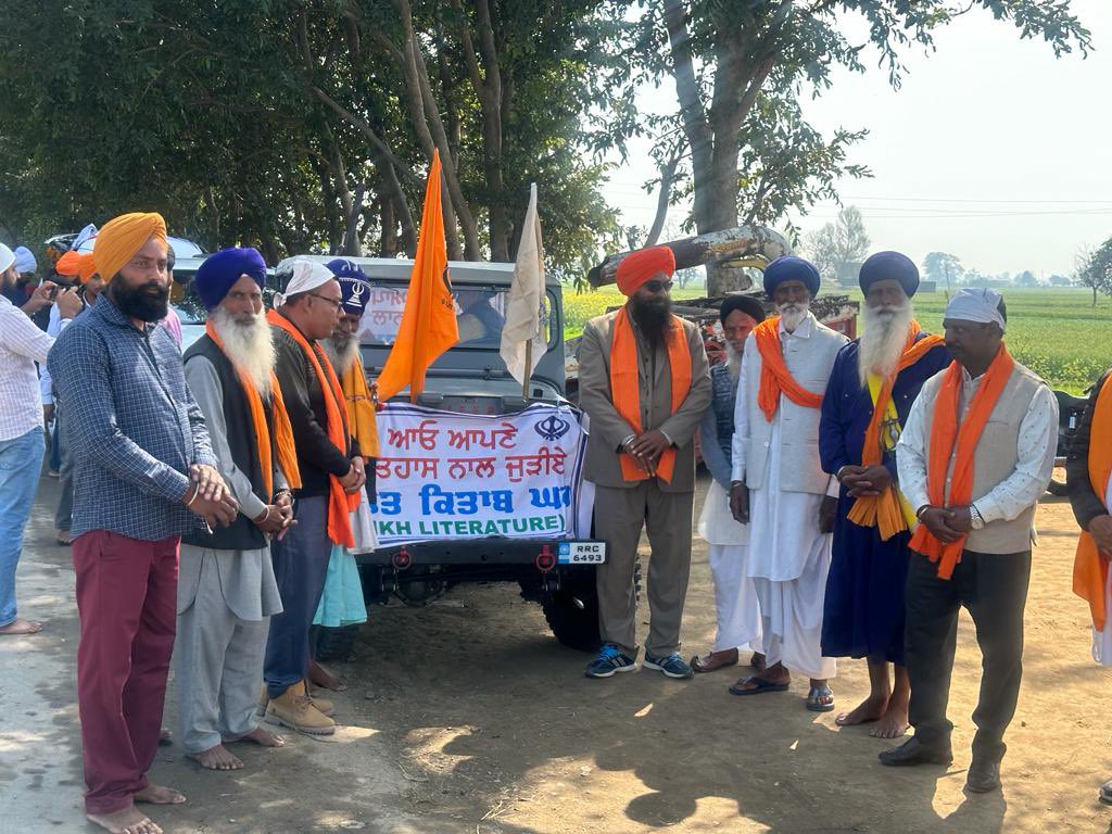 Kashmir_s_wahla's tweet image. ਸ਼੍ਰੀ ਚੋਲਾ ਸਾਹਿਬ ਮੇਲੇ ਦਿਆਂ ਸੰਗਤਾਂ ਨੂੰ ਲੱਖ ਲੱਖ ਵਧਾਈਆਂ। ਇਸ ਮੋਕੇ  ਗੁਰਦਵਾਰਾ ਸਾਹਿਬ ਮੱਥਾ ਟੇਕਿਆ ਅਤੇ ਸਰਬੱਤ ਦੇ ਭਲੇ ਦੀ ਅਰਦਾਸ ਕੀਤੀ। ਅਤੇ ਗੁਰਦਾਸਪੁਰ ਵਿਖੇ ਸੰਗ ਦੇ ਦਰਸ਼ਨ ਕਰ ਸੇਵਾ ਕੀਤੀ ਅਤੇ ਸੰਗਤ ਦਾ ਅਸ਼ੀਰਵਾਦ ਪ੍ਰਾਪਤ ਕਿੱਤਾ। @ArvindKejriwal @BhagwantMann @JarnailSinghAAP @raghav_chadha @SandeepPathak04