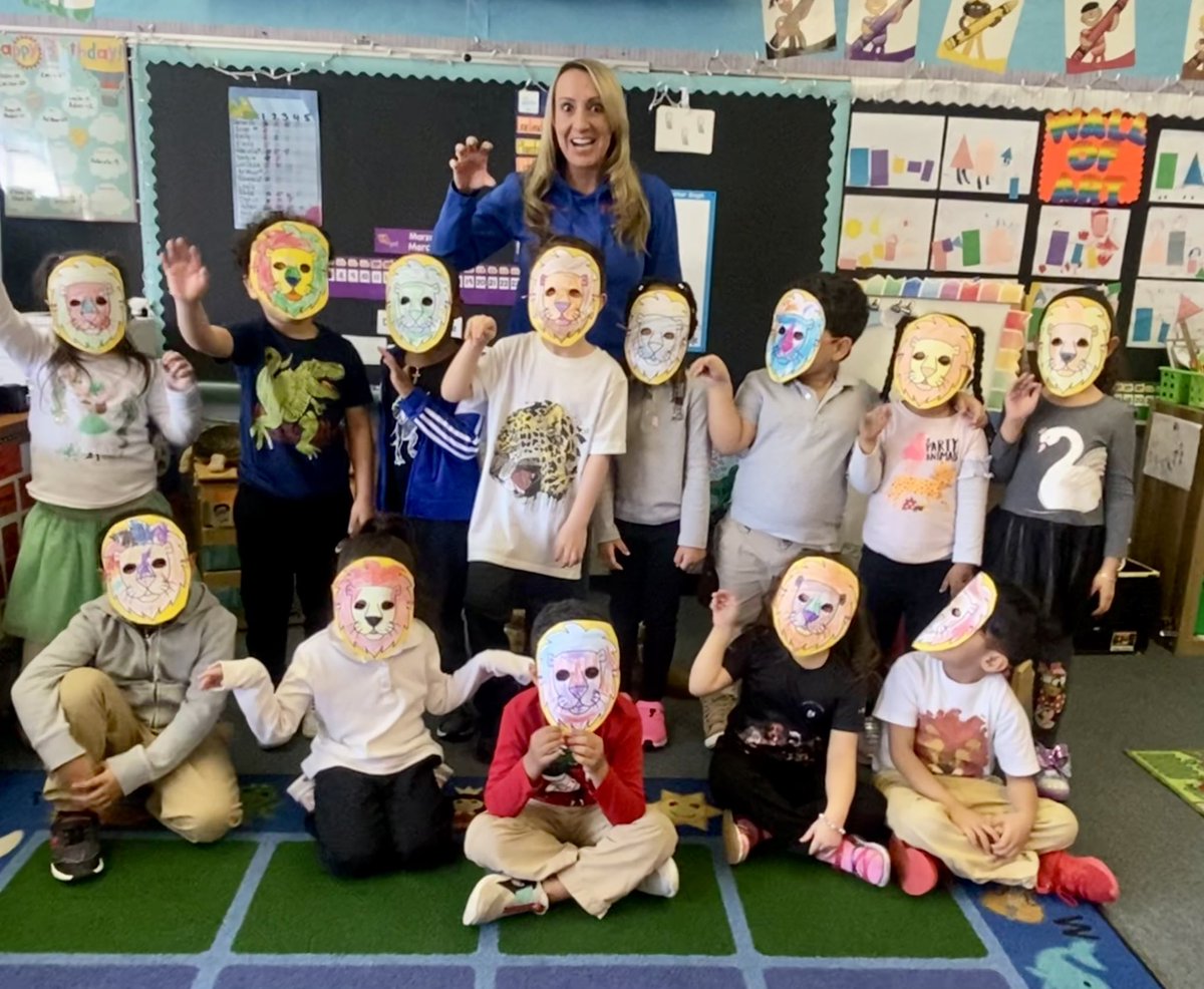 LBGirlsBBall1's tweet photo. Roaring into the weekend on on “If I Ran the Zoo Day” @morrisaveschool Thank you @GailBec47782717 for the 🦁 https://t.co/lglJHdED4h