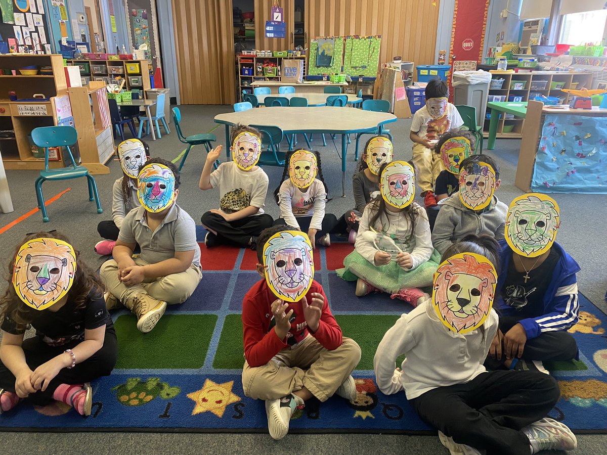 LBGirlsBBall1's tweet photo. Roaring into the weekend on on “If I Ran the Zoo Day” @morrisaveschool Thank you @GailBec47782717 for the 🦁 https://t.co/lglJHdED4h