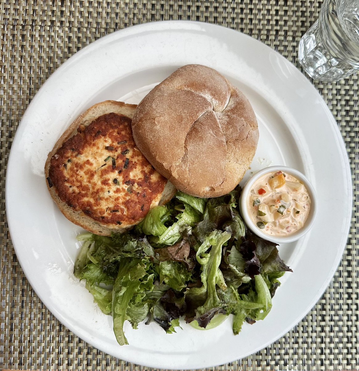 If you’re looking for a sign to get away, this is it! Stay in #CambMA during #DineOutBoston March 12–25 🍽 Discounted menus are served up by gems like #HenriettasTable at #TheCharlesHotel: lnkfi.re/db23. #Boston #Massachusetts #NewEngland