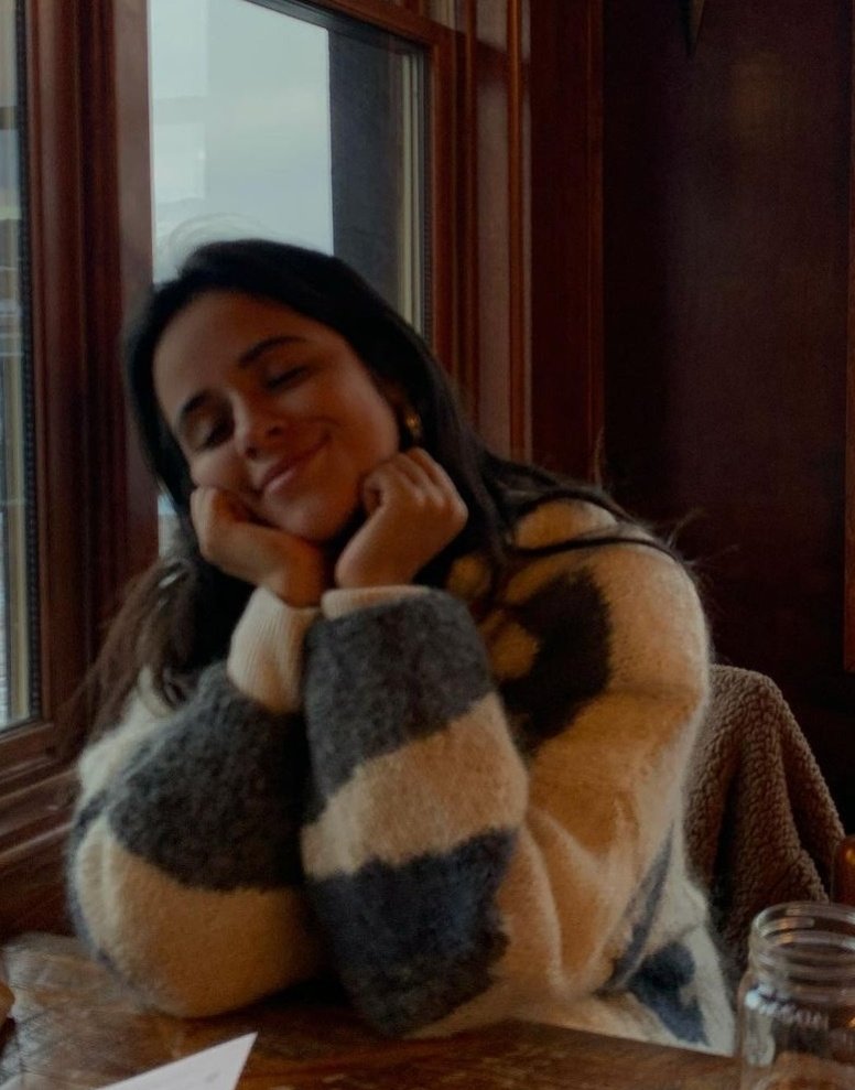 DeecsiRodri's tweet photo. Soy lágrimas, ya tiene 26 añitos!!!!! 

Feliz cumpleaños a mi solecito, celebro tu vida porque tu salvaste la mía, te amo infinitamente Camila.💘 https://t.co/yNwVQoTlM1