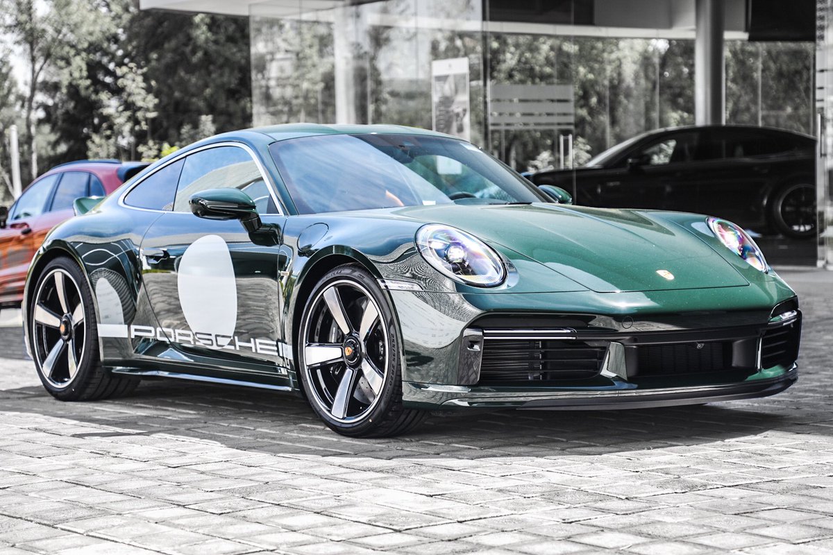 FrissenRacing's tweet photo. #SportClassic @PorscheMexico 🏆 @PorscheNewsroom https://t.co/meaT4flSd4