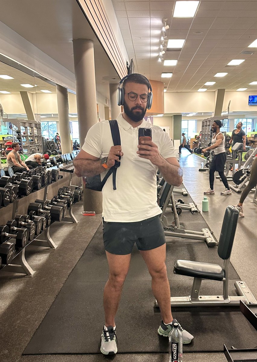 Salehlsl10's tweet image. وخلصنا تمرين اليوم 🔥
#gym #WorkoutMode #workout #جيم #نادي #اليسا #نجوى_كرم