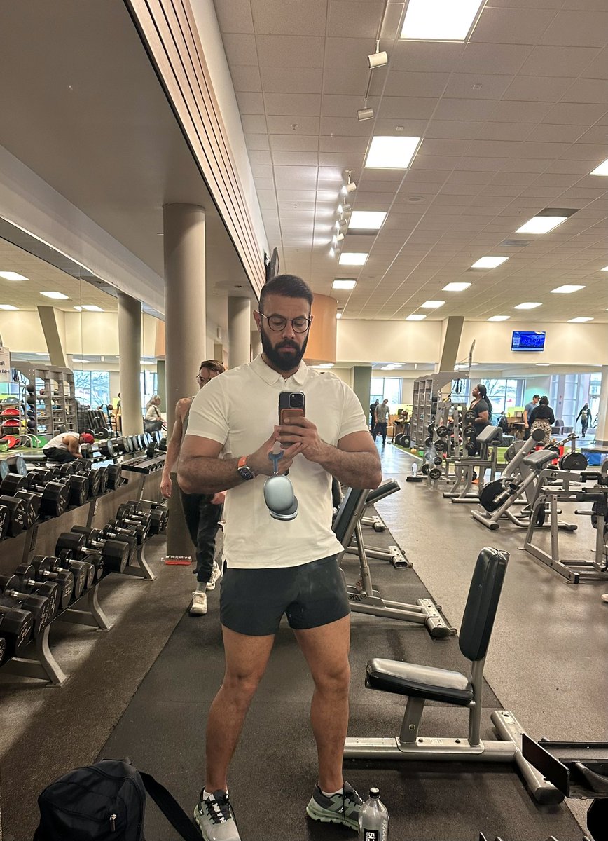 Salehlsl10's tweet image. وخلصنا تمرين اليوم 🔥
#gym #WorkoutMode #workout #جيم #نادي #اليسا #نجوى_كرم