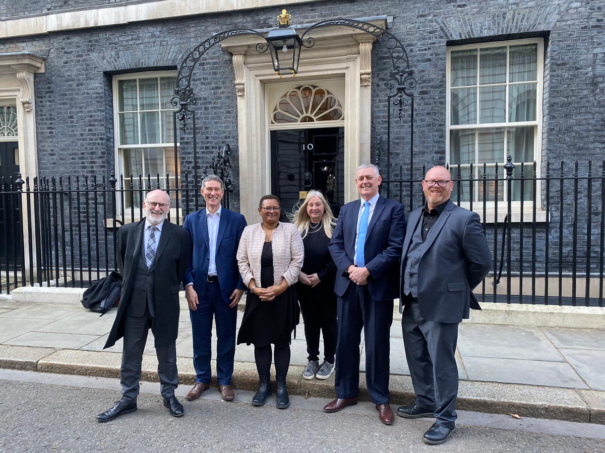 This week, we held a constructive meeting with @10DowningStreet officials on issues concerning the FE sector and solutions to the challenges we face. (@IanPretty, @NewhamPrincipal, @pcarvalho_pat, Elaine Bowker from @COLCollege, @jthornhillLTE, Chris Webb from @BradfordCollege)