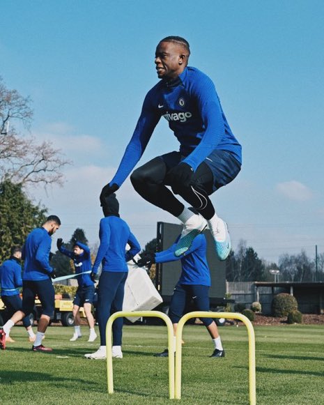 NO Chelsea fan should have less than 1K Followers.  Retweet and Follow All Retweets. Comment 💙💙 #cfc