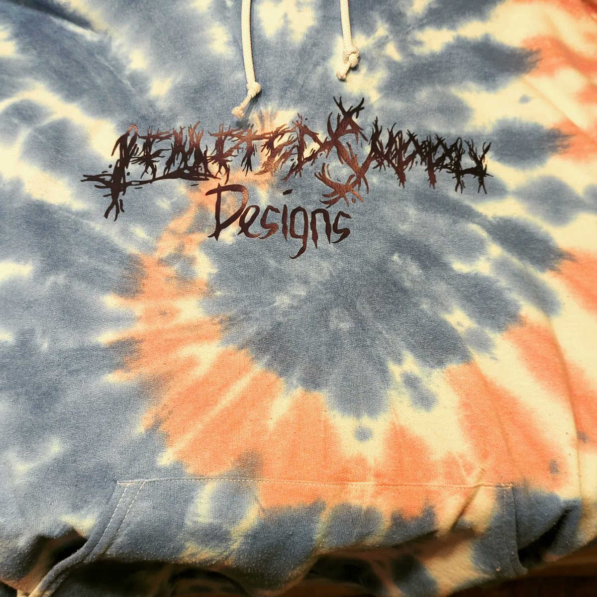ltdsupplydes's tweet photo. A good pal and one of my biggest supporters wanted a rad hoodie with the LSD logo in metal band font. So here is the final product! I don't know how I didn't think of this myself!
https://t.co/fZOss3Mywi
#tiedye #metalhead #limitedsupply #NoRevolutionWithoutArt https://t.co/T6OSG2k60T