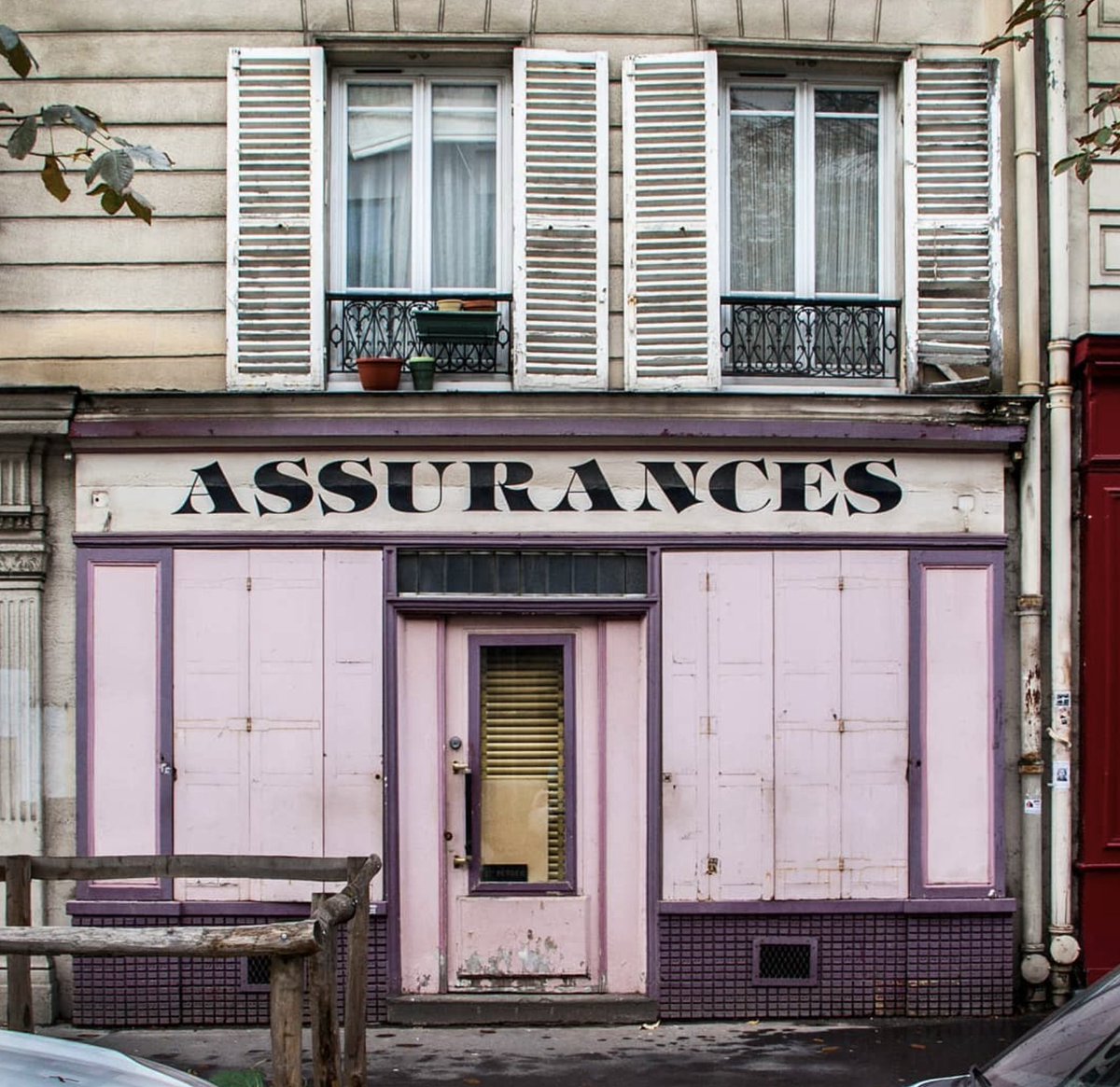 presentcorrect's tweet photo. French shop front joy. Type, colour, texture. Many more here https://t.co/L1SyikWq9d https://t.co/ylH6kEioQI