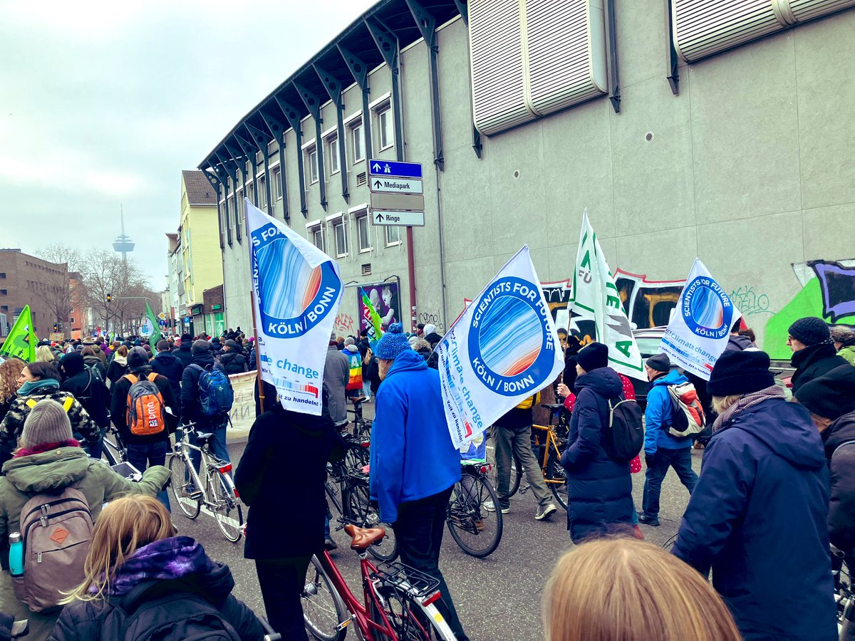 Mit 6000 weiteren Menschen waren wir heute in Köln #ActNow #TomorrowIsTooLate #Klimastreik #transformation