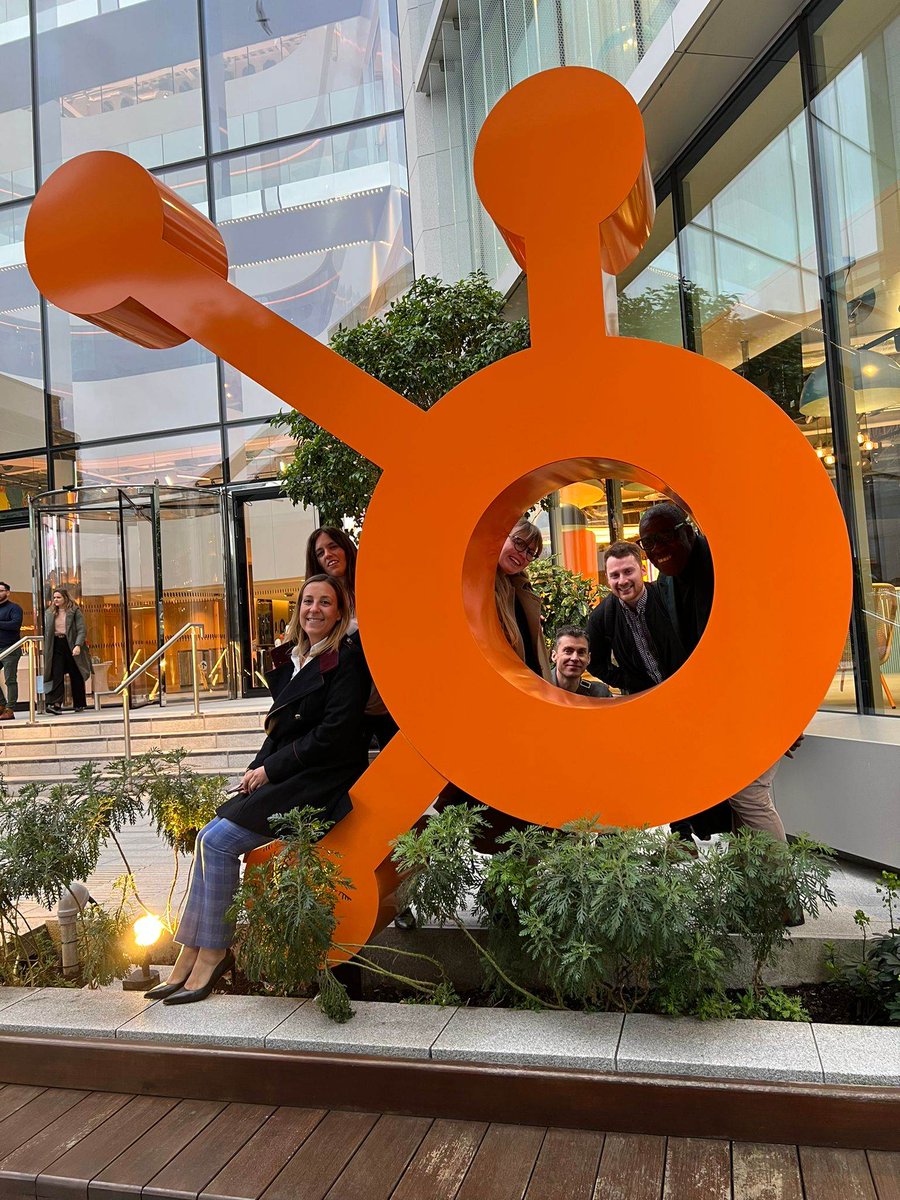 DavidatJDR's tweet photo. We recently visited @HubSpot. It's always great to spend time with our #HubSpotpartners and catch up on how we can continue providing the highest service to our clients. 🧡 Thank you to the amazing team for hosting us! 🙌✨https://t.co/hYl4L6O6z8 https://t.co/ZFgOxCW61O