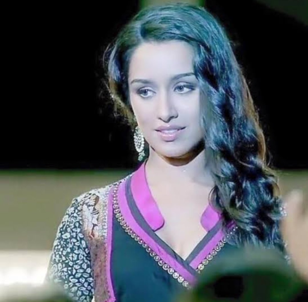 Happy birthday shraddha kapoor  i love you so so so much i can\t even tell 