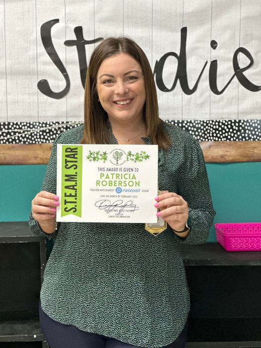 DabneyElem's tweet photo. Congrats to Ms. Roberson for being the teacher with the highest Nearpod usage for the month of February! #SteamStar #DabneyRockets ๐๐ https://t.co/cBP0kOqJi3