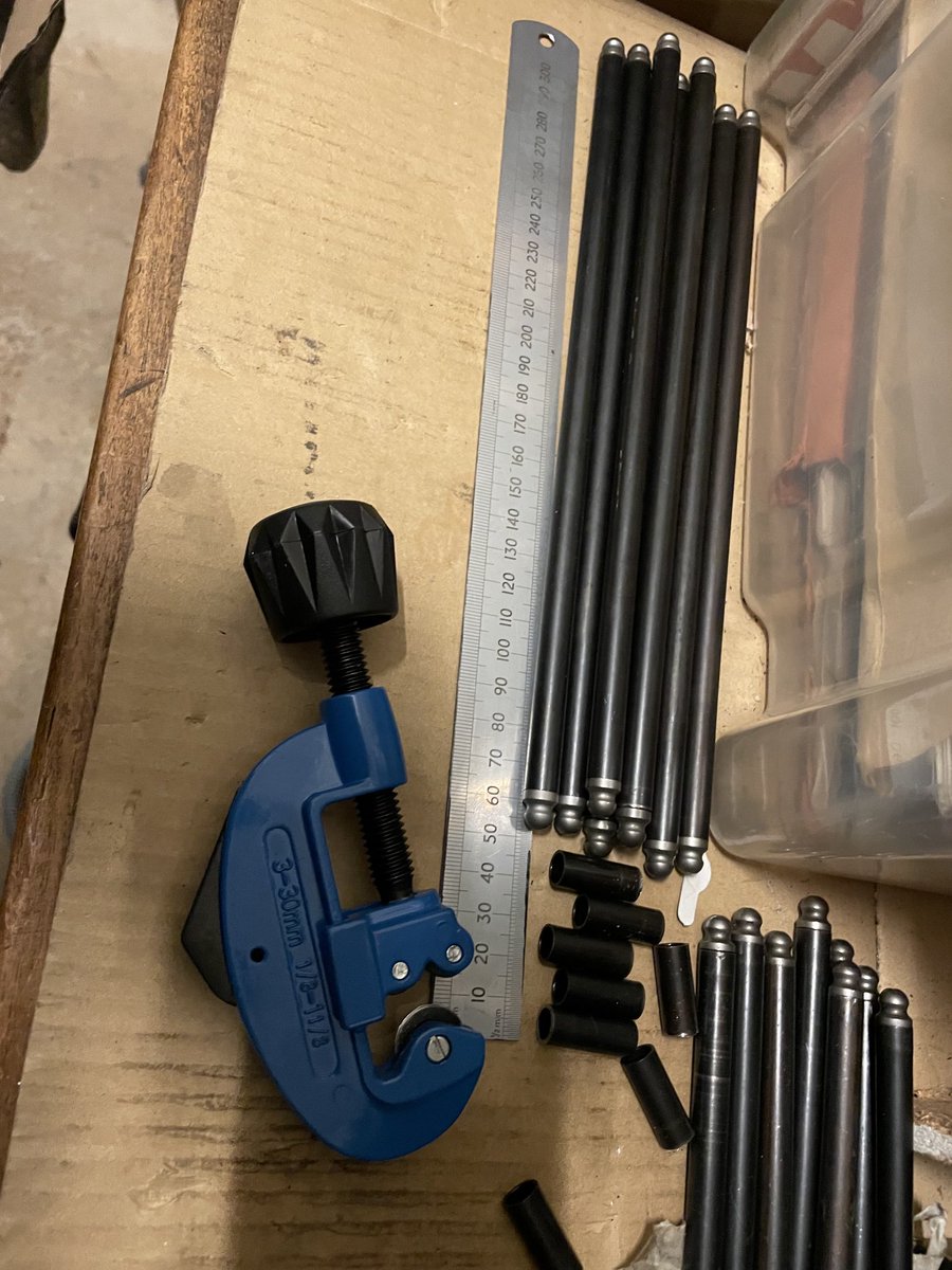 akciddento's tweet photo. Learning how to cut to length cut-to-length pushrods 
Then the procomp billet 1.4 ratio rockers go into the #vwt3 #doka

What could possibly go wrong ? https://t.co/DQOH4xjbSV