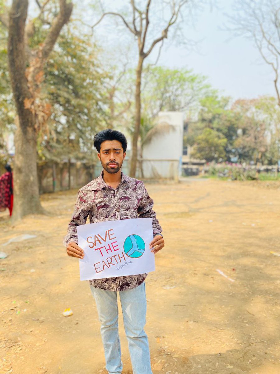 Prafulla_BD's tweet photo. What do we want it? #ClimateJustice. When do we want it? NOW‼️

#GlobalClimateStrike in #Gazipur, #Bangladesh.

@GretaThunberg @Fridays4future
#TomorrowIsTooLate #EndFossilFinance
#FridaysForFuture #Prafulla_BD https://t.co/EOY8bVKfNw
