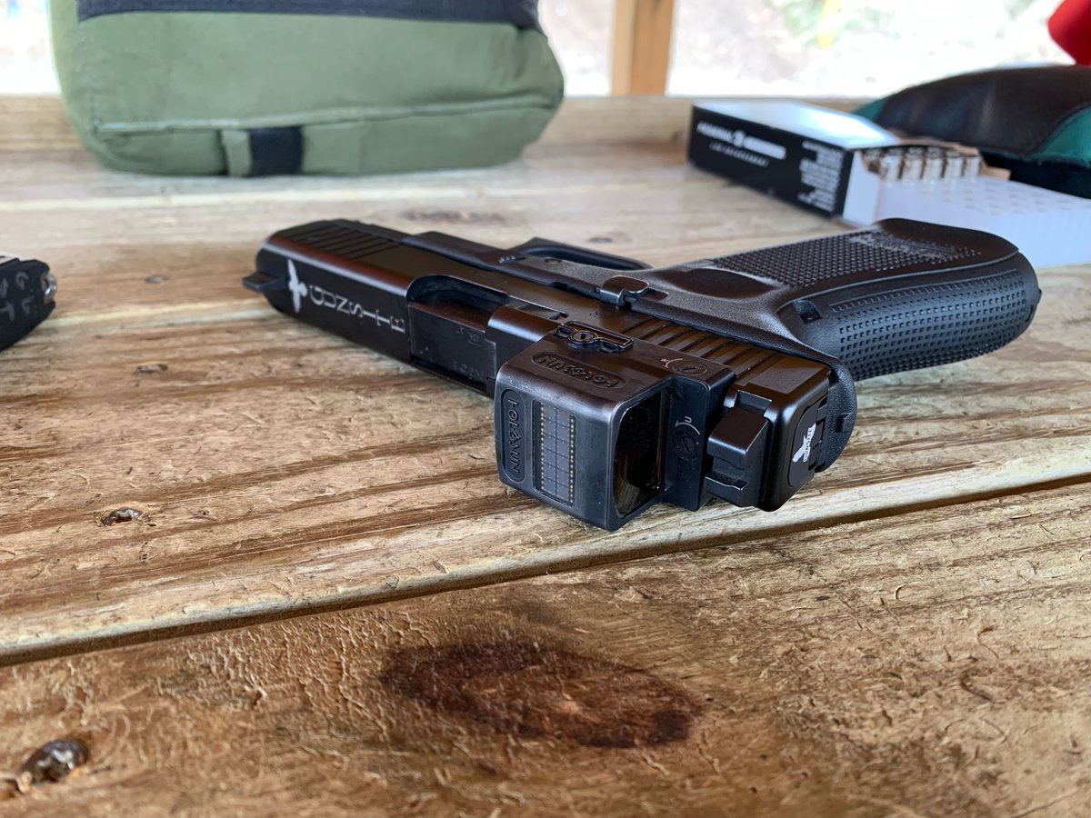 GunsAndAmmoMag's tweet photo. #Rangeday with the @GunsiteAcademy #Glock Service Pistol. 

What do you think about the oldest #gunfighting school embracing a seriously modern defensive #handgun?

About time? Or gimme a .45 because two World Wars? 🤔

Stay tuned for full review!

#Guns #Ammo https://t.co/wfCm698C0Q