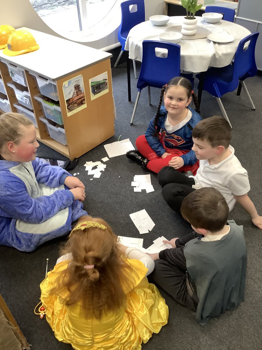 MissABrown95's tweet photo. Bingo! Dosbarth 3 enjoyed having children from other classes support us with #WorldBookDay2023 activities. So lovely to see the children supporting each other 👏🏻🌟@garntegprimary @MrsCLewis95 @MissKAllen95 @mrshdarmanin95 #ethicalinformedcitizens #ambitiouscapablelearners https://t.co/XIIfaWuoXp