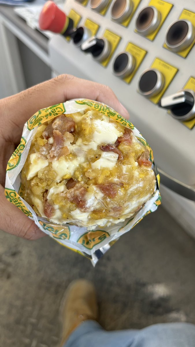 luisillo5000's tweet photo. Como pueden decir que esto es malo loco, a veces pienso que dicen que es malo xq es caro pero es muy rico 😋🤤 https://t.co/fZ4pav1ZcW