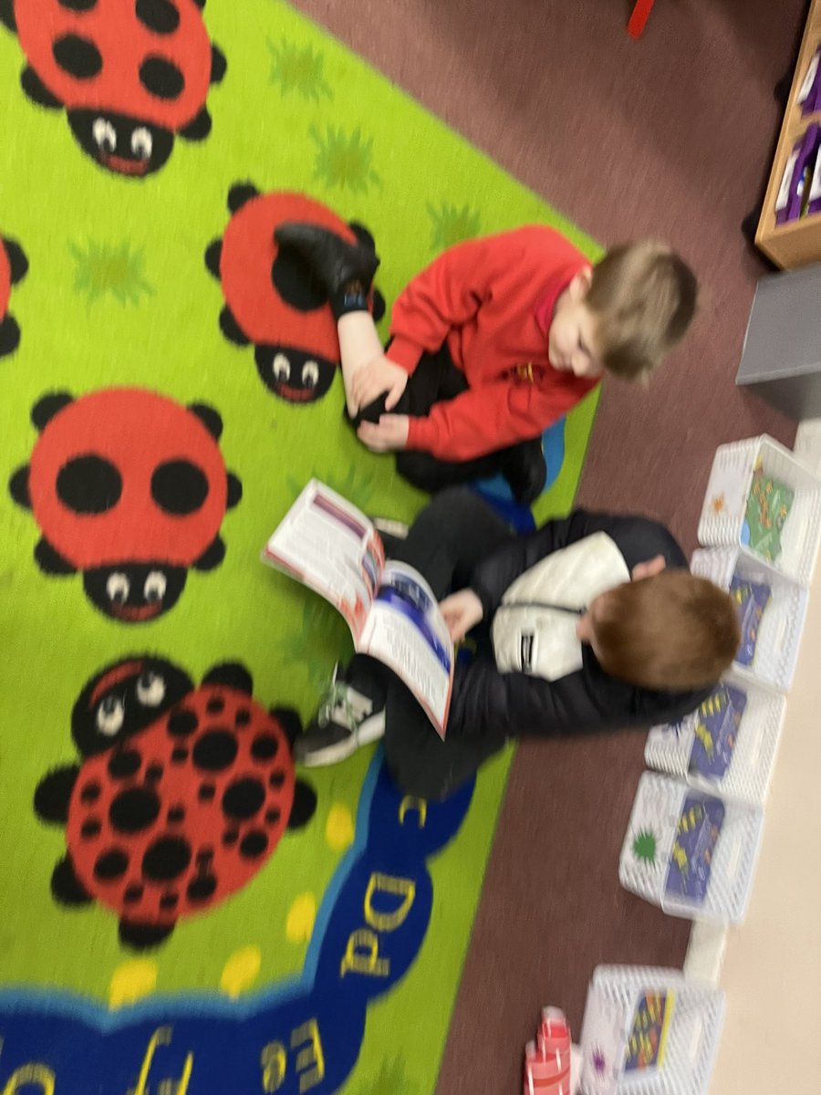 MissOrrP2's tweet photo. Primary 1 and 2 have been reading with a buddy again! Thank you for helping us to read our favourite stories! 📚📕 @DeansPrimary @Deans_Reading https://t.co/jRWqdSrSO3