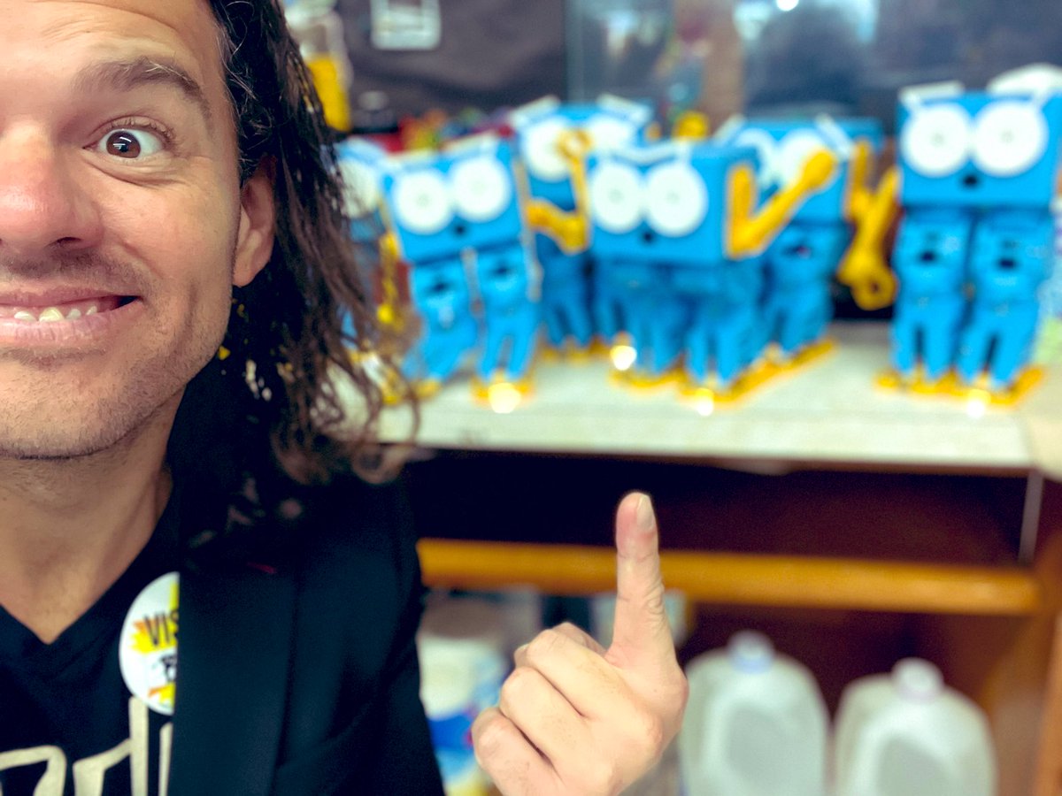 mraspinall's tweet image. Hanging out with my bestie #MartyTheRobot today at @RCSDWildcats! 🤖 

Get your own FREE Marty trial from @RoboticalLtd and @codebreakeredu here!! 🙌🏼🦾

robotical.io/codebreaker-ma…

#CodeBreaker