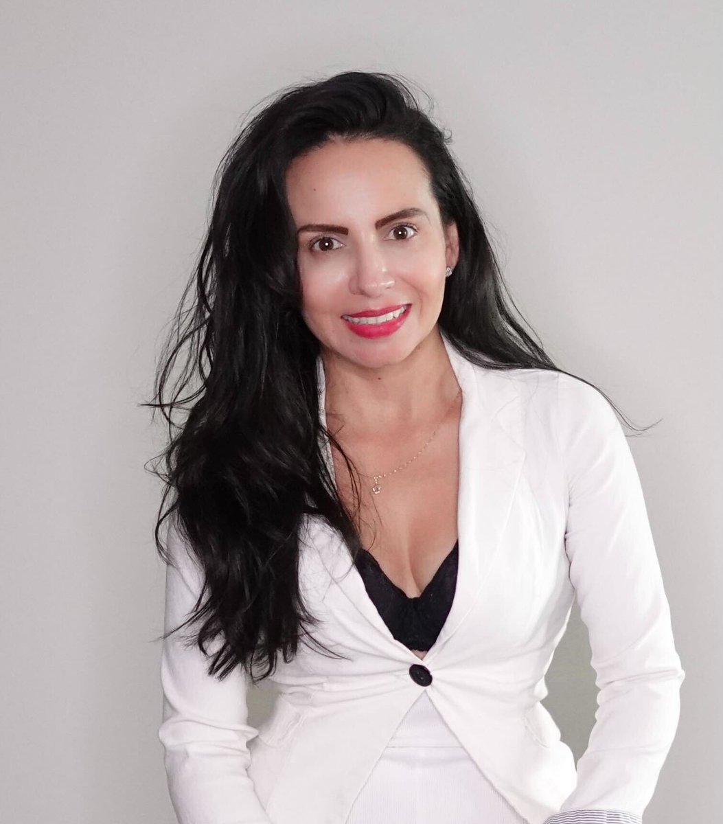 New episode Friday! Our guest this week is Diana Olynick, Founder of M4 Method. Listen as we follow Diana's expertise and discuss the effects of XR technology development on consumer health and habits. <a href="/tylerhgates/">Tyler Gates</a> @sophiamosh <a href="/DianaOlynick/">Diana Olynick</a> thevrara.com/podcast-posts/…