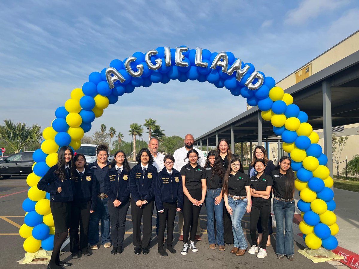 ISulemana's tweet photo. IDEA Palmview is a charter school with 100% of its students are also members of 4-H. This is their inaugural FFA year and are awaiting the official FFA Chapter Charter for their high school aged students. 

All my Agvocate friends should check out the great things happening there https://t.co/ot4443JzmJ