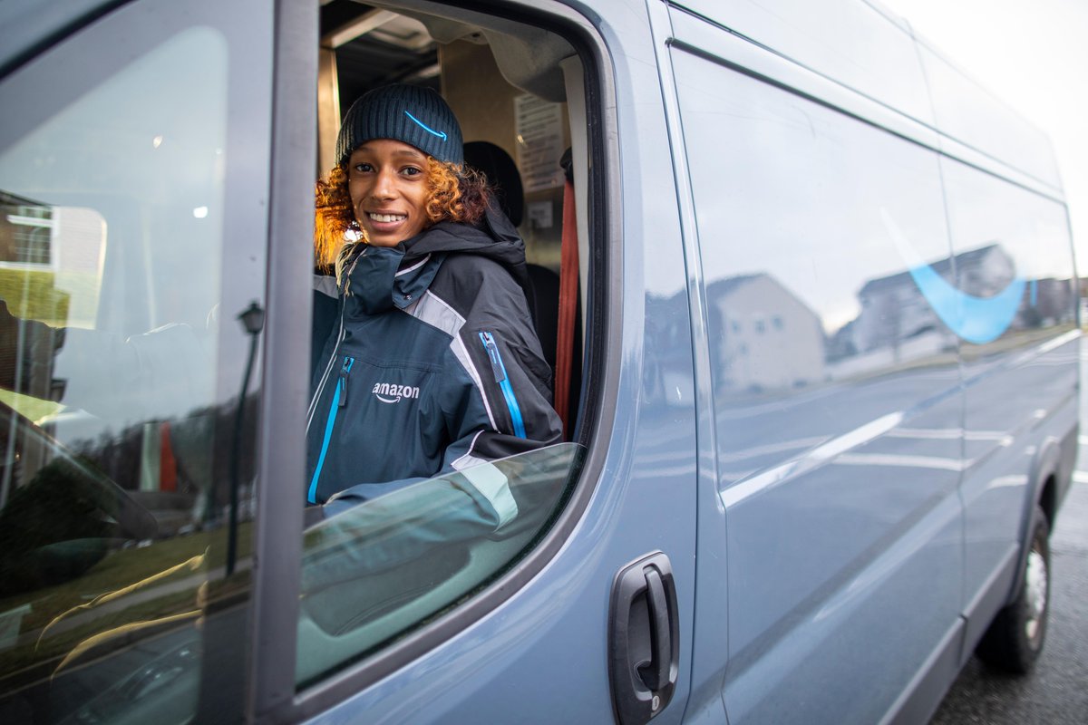 amazonnews's tweet photo. DYK? On Amazon deliveries:
✅ You can set up delivery prefs during checkout, ex: leave my package at the back door
✅ Drivers delivering for Amazon wear identifiable uniforms
🔴 Drivers delivering for Amazon won’t ask to enter your home, unless you’ve pre-arranged for large items https://t.co/maQMSn48V0