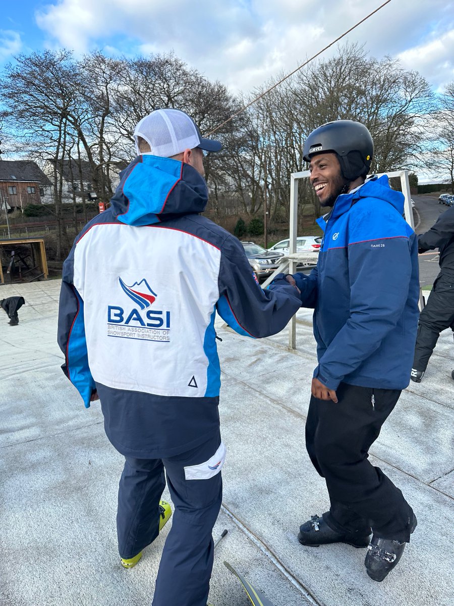 SnowCampInfo's tweet photo. Our Scotland group had their BASI Training day as part of their Excel Course during the weekend, which was joined by coaches at Bearsden to introduce the Foundation qualification all students were working towards. ⛷️ @BASIOfficial https://t.co/qqOhnTA8kL
