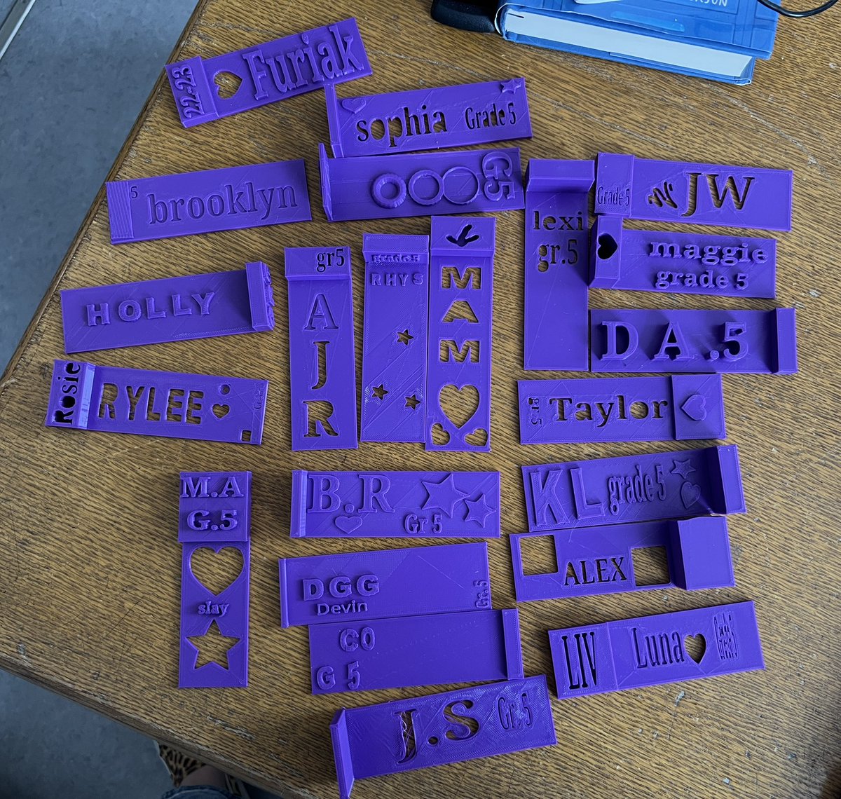 I love a good finished product 👏🏻 all our completed bookmarks designed on <a href="/tinkercad/">Tinkercad</a> and ready to use! #3dprinting #grade5 <a href="/OpenSourceLab20/">Open Source Lab</a> <a href="/SD20kc/">School District No 20</a> @SD20Learns