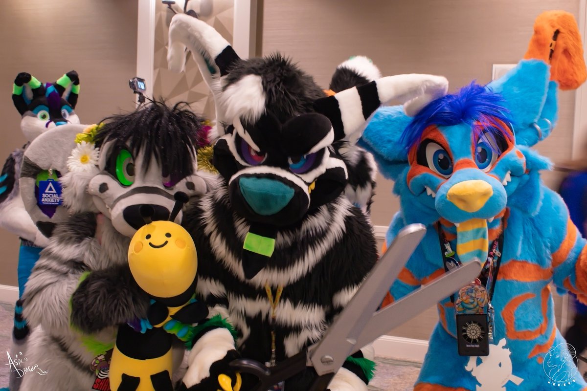 DenFurCO's tweet image. Behold the beautiful crux!  please enjoy this mysterious animal for your Fursuit Friday post. Go give your local crux a good hug, with their consent of course. 
#crux #fursuitfriday #Denfur2022

📷: Aspen Dragon
🐦:@aspen_dragon
Insta:  @aspen_dragon