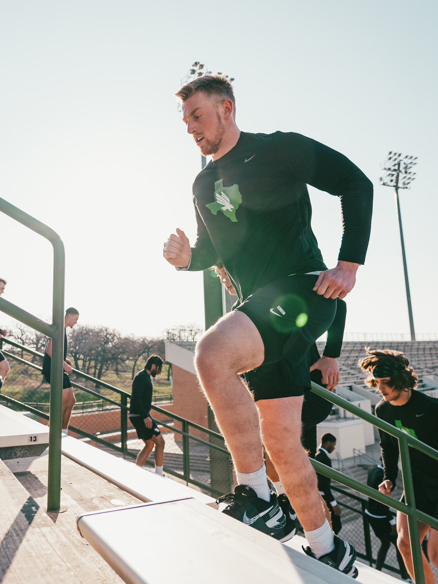 MeanGreenFB's tweet photo. Strength. Precision. Determination.
#GMG 🟢🦅 | #DisciplineOverDefault https://t.co/WNhYFZCP1c