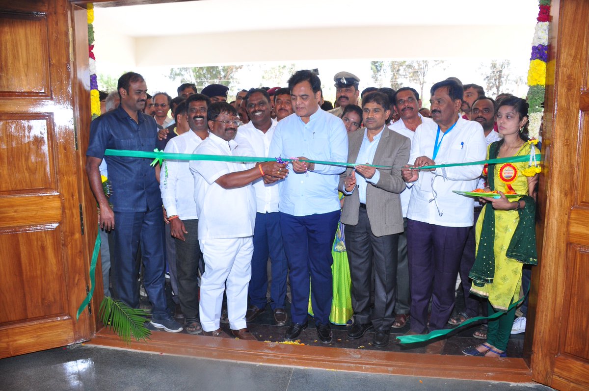 ಇಂದು ದೇವನಹಳ್ಳಿ ತಾಲ್ಲೂಕಿನ ಚನ್ನರಾಯಪಟ್ಟಣದಲ್ಲಿ ನೂತನವಾಗಿ ನಿರ್ಮಾಣವಾಗಿರುವ ಜಿಟಿಟಿಸಿ ತರಬೇತಿ ಸಂಕೀರ್ಣದ ಉದ್ಘಾಟನೆಯನ್ನು ಮಾನ್ಯ ಕೌಶಲ್ಯಾಭಿವೃದ್ಧಿ ಸಚಿವರಾದ ಡಾ|| ಸಿ. ಎನ್ ಅಶ್ವಥನಾರಾಯಣ ಅವರು ನೆರವೇರಿಸಿದರು.