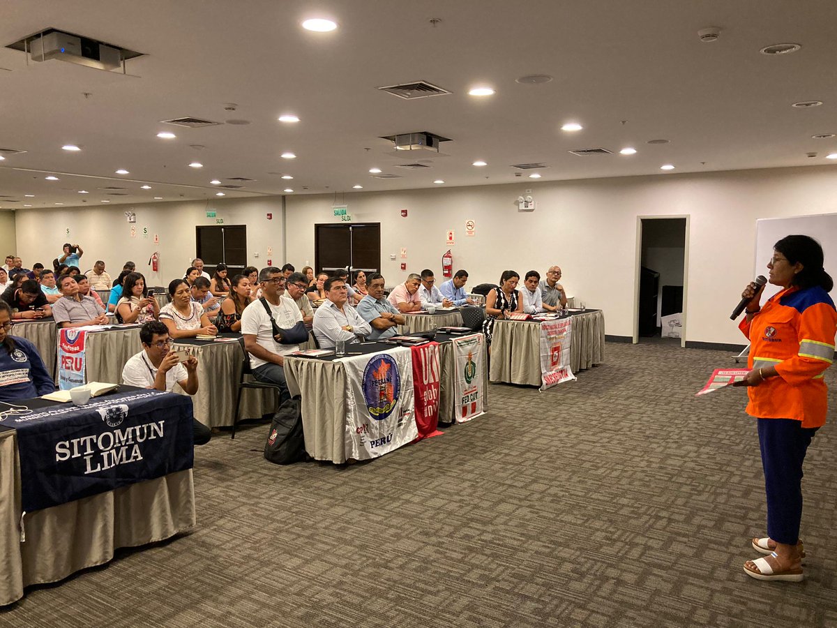 uniamericas's tweet photo. “La crisis política ha creado un estancamiento de la economía y de los derechos laborales. Hago un llamado a los sindicatos a alzar la voz y ser partícipes políticos en el Estado, en la elaboración y el soporte de los proyectos de ley", visita de la compañera @chabelitacongre https://t.co/rUp5OZyonw