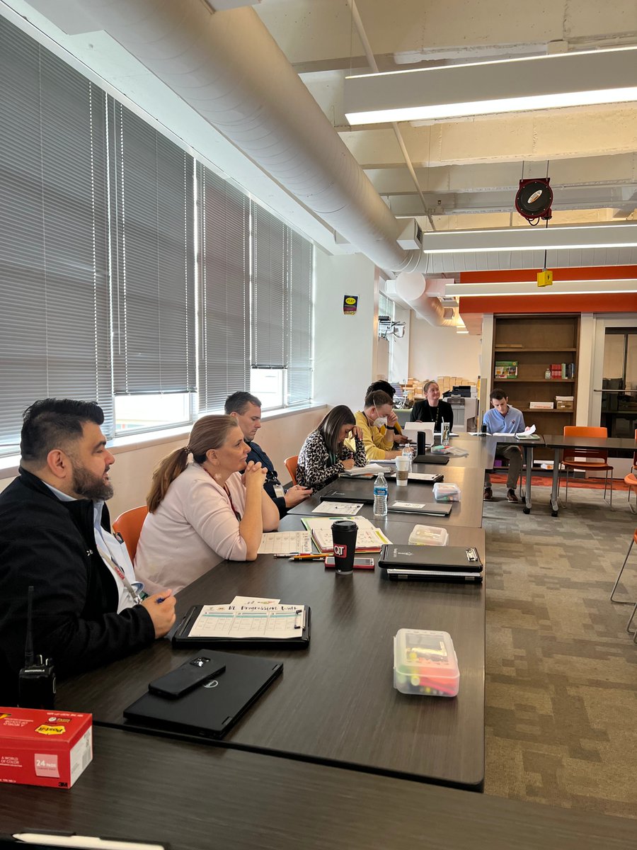 vanessa_315's tweet photo. PersonalizeDISD: Yesterday our PL Quarterbacks calibrated and collaborated using the BL Progressions. It was a great morning of sensemaking and connection building 💡 Shout out to @DanDRogersDISD and @marshprep for hosting! https://t.co/XCv2F6gTJO