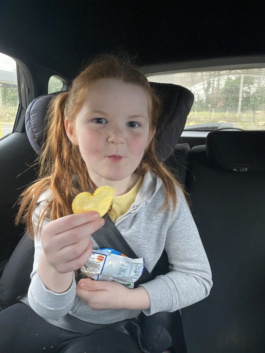 LisaMay02612's tweet photo. @walkers_crisps #lovefromwalkers https://t.co/dS106COOsw