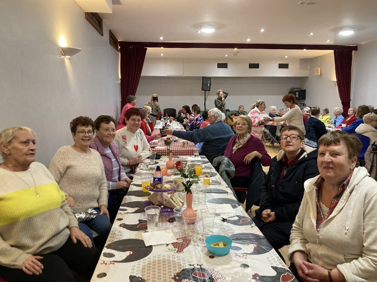 CorkCityPartner's tweet image. The Cathedral Seniors Group visited the Friday Morning Group at the Hut in Gurranabraher on Friday 3 March. A great social event for all, making new friends and great entertainment. Thanks to Fred for transport. Thanks to the Hut Team for a lovely morning. ,#HelloAgainWorld