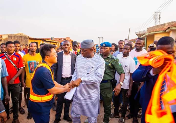 WhiteManFarm1's tweet photo. Quality and appropriate delivery is his aim and objectives in his father's land.
Governor BIODUN ABAYOMI OYEBANJI on inspection of road and drainage projects in parts of Ado-Ekiti and Ikere Ekiti BAO is ready for EKITI in all ramifications! God help him. https://t.co/LtxIovdhoQ