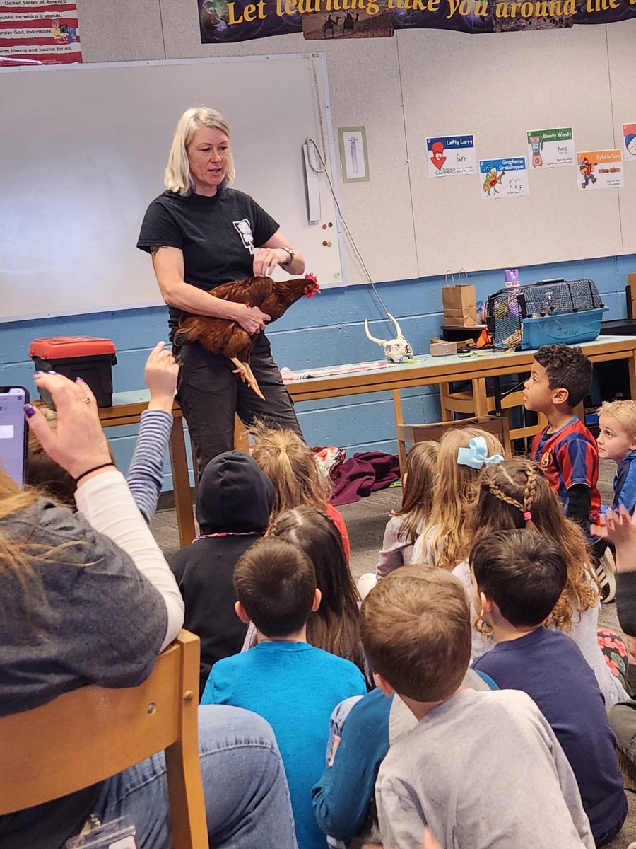 David_Bolton111's tweet photo. Wonderful Career Day @sellersvillees . Students learned about 7 different careers from among 24 different careers. From police officer to postal worker, to IT designer, to Mack Truck mechanic, so many great volunteers! #pennridgeproud @PennridgeSD https://t.co/a6asdXGxqI