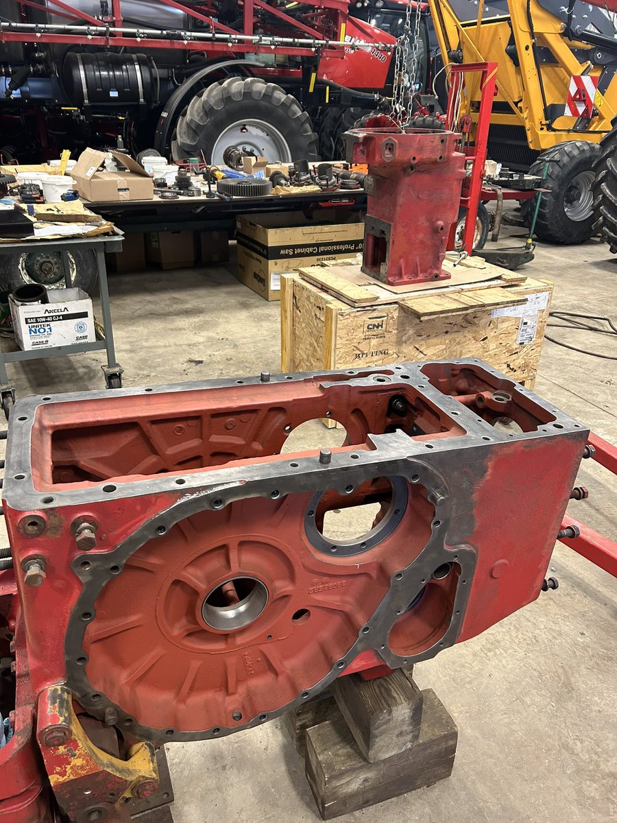 van_beets's tweet image. Let the 1256 international reassembly begin after a few months of gathering new and used parts