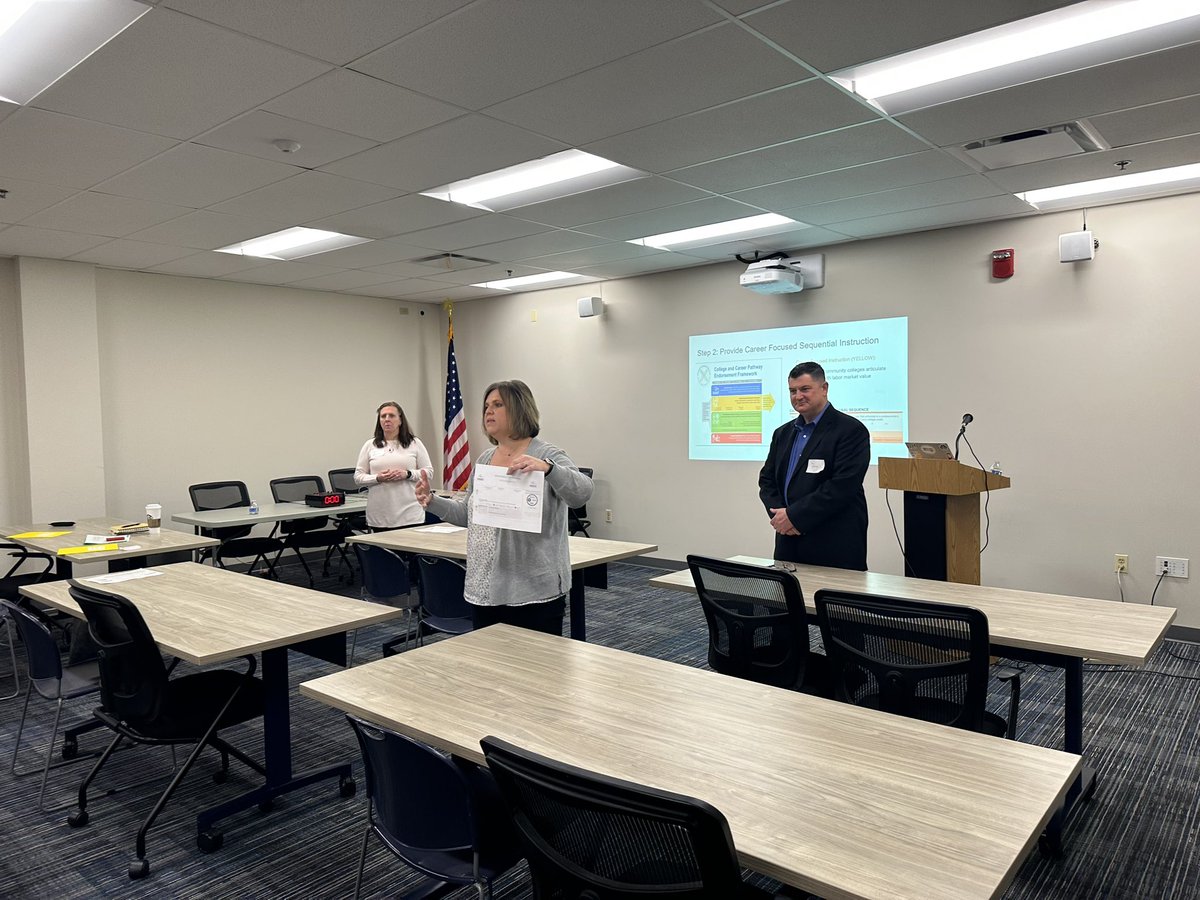 Gina Schuyler tweet media