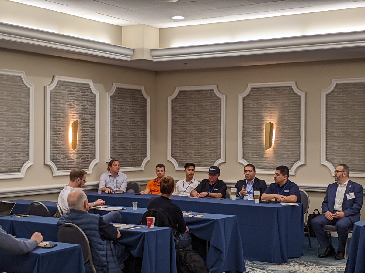 Quantum3D's tweet image. Murat Kose, CEO of Quantum3D, is presenting "Quantum3D Solutions for Flight School" at the Flight School Operators Conference and Trade Show hosted by the Flight School Association of North America (FSANA)

#FSANA2023 #Quantum3D #flightsimulators #flighttraining #mixedreality