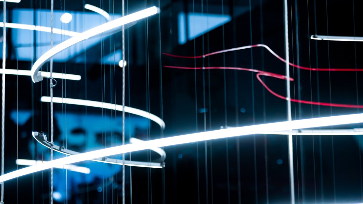 iGuzzini's tweet photo. A transparent cylinder crosses all the floors of the @AlfaRomeoMuseo in Arese in an explosion of lights and suggestions: it is the Alfa Romeo DNA, our special product, developed in collaboration with the FCA Style Centre.
#iGuzzini #MuseoCity #AlfaRomeo https://t.co/M67ISwDRmr